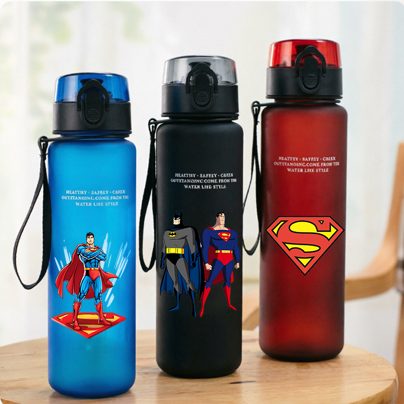 Travel Accessories Gifts - Butelka na wodę sportowa Supermana 650ml
