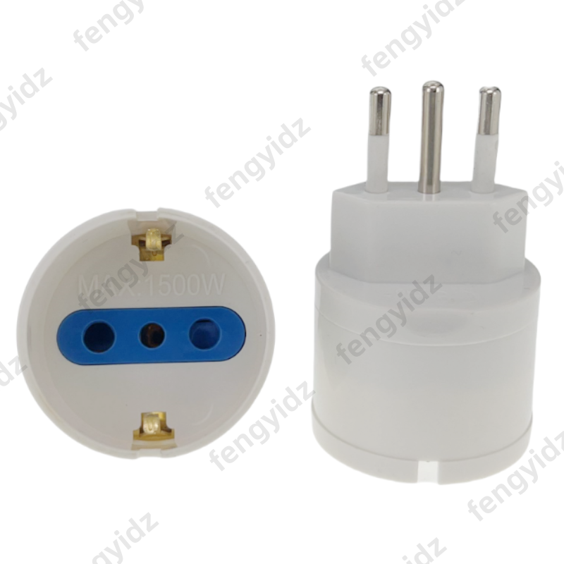 3 SZT. Adapter podróżny 1500W  – Travel Accessories Europe recenzja i cena
