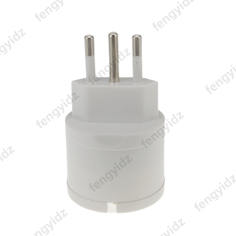 3 SZT. Adapter podróżny 1500W  – Travel Accessories Europe recenzja i cena
