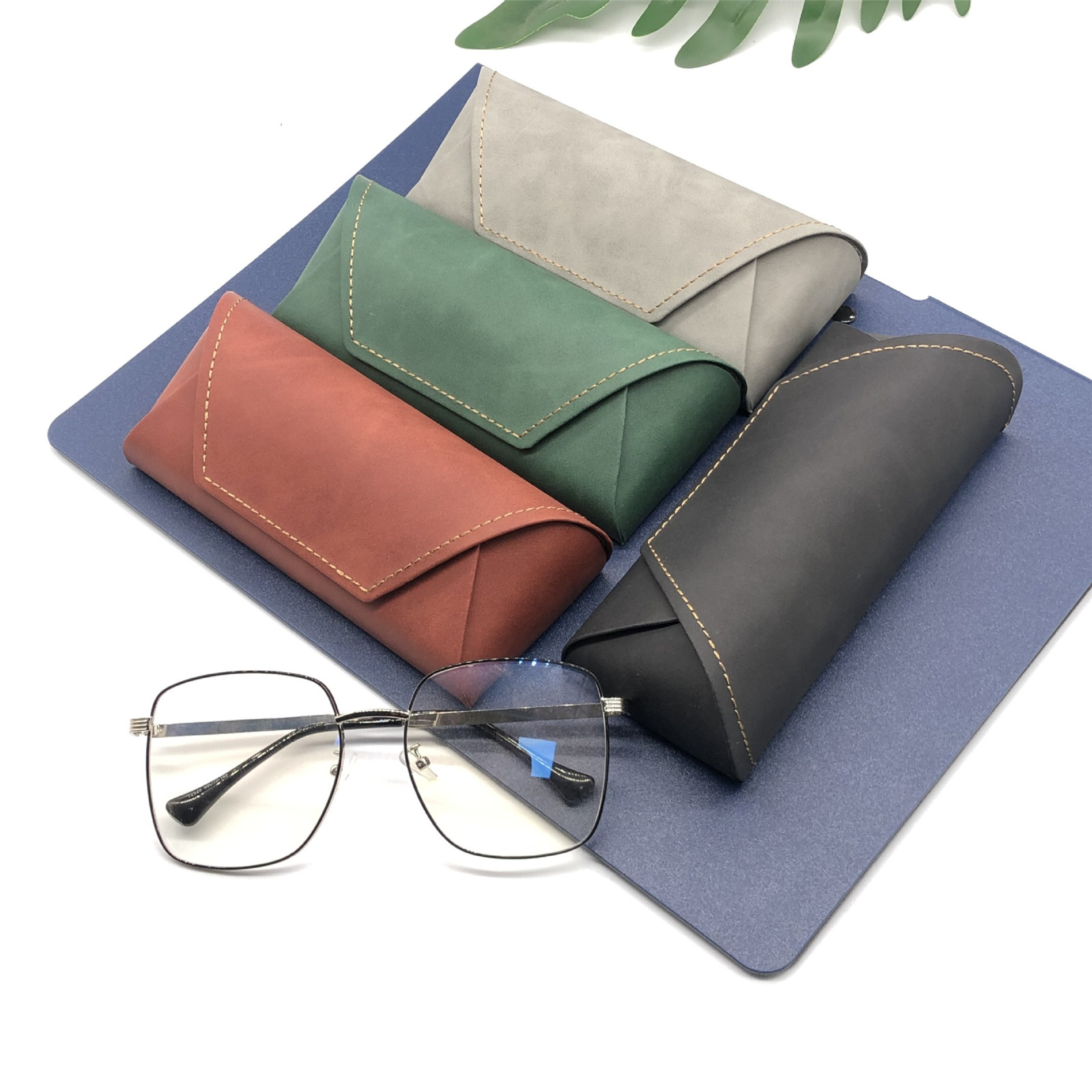 Etui na okulary Pu+Metal, fute – Travel Accessories Ideas recenzja i cena