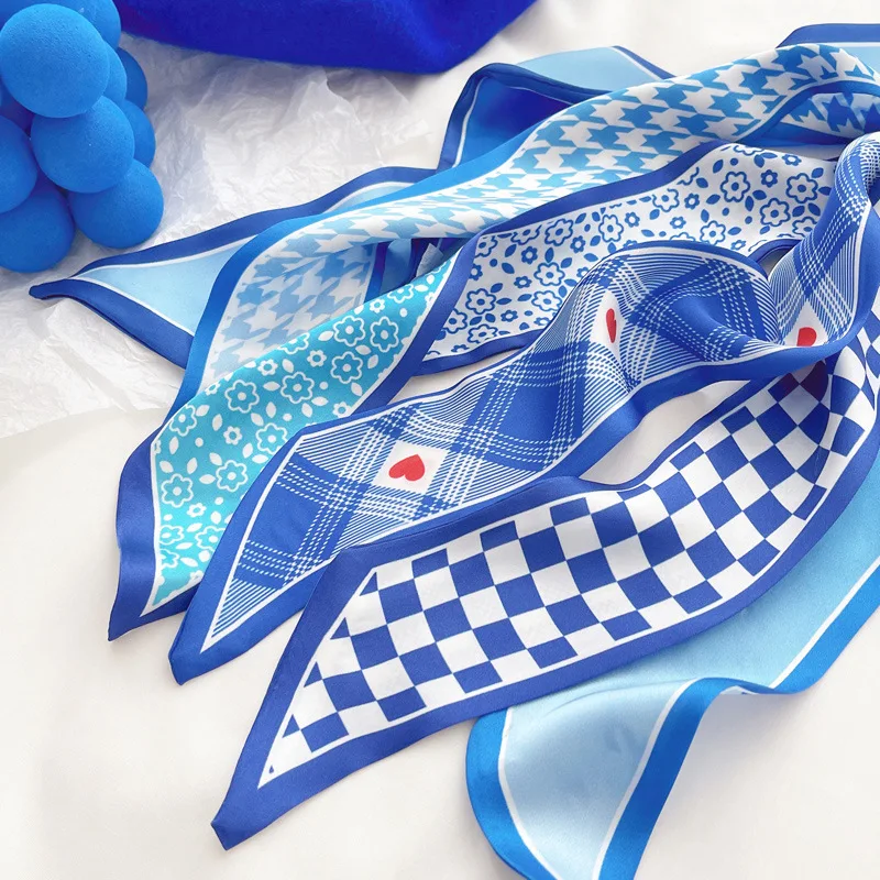 Jedwabna apaszka w kolorze nie – Travel Accessories Gifts recenzja i cena