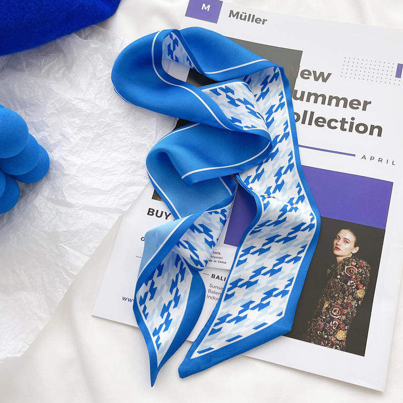 Jedwabna apaszka w kolorze nie – Travel Accessories Gifts recenzja i cena