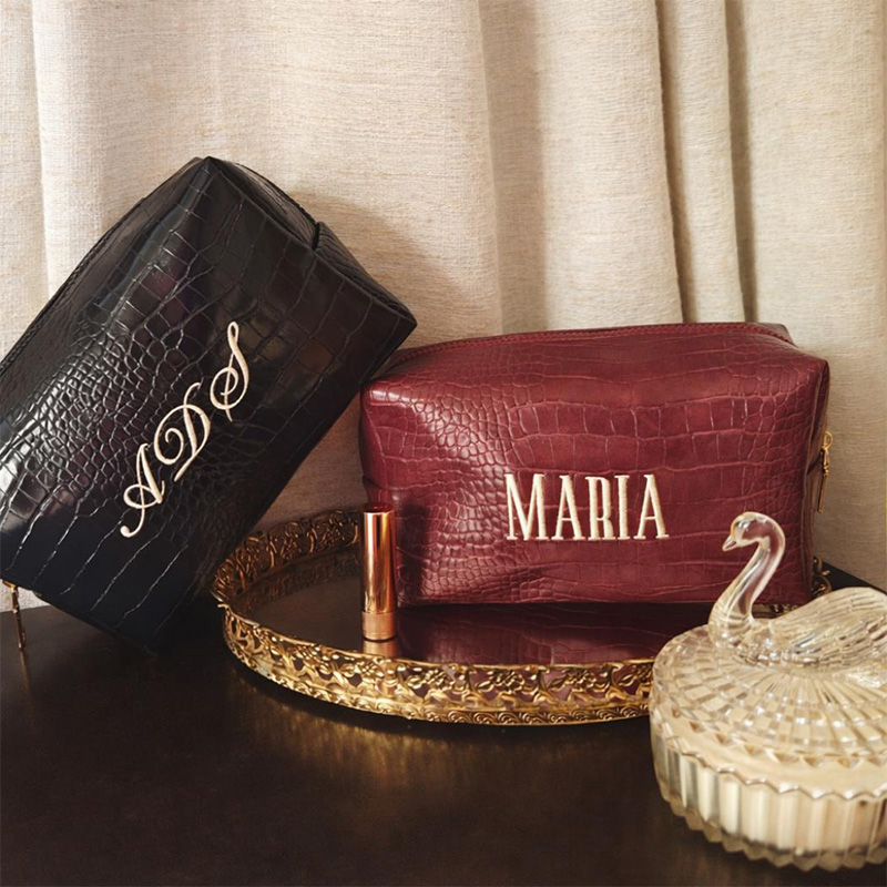 Haftowana kosmetyczka Croc, pe – Travel Accessories Ideas recenzja i cena
